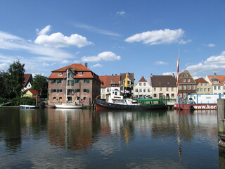 Binnenhafen mit Salzspeicher in Gl&uuml;ckstadt an der Elbe in Schleswig-Holstein