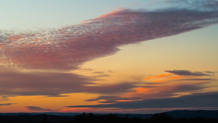 Fototapeta premium Coucher de soleil sur les paysages du Lot, observé depuis la ville de Gourdon