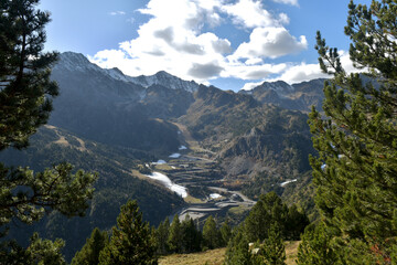 Vue sur la station de ski Ordino-Arcalis, Andorre, Pyr&eacute;n&eacute;es