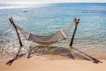 Hamac sur plage paradisiaque