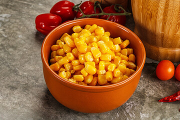 Sweet canned ripe corn grain