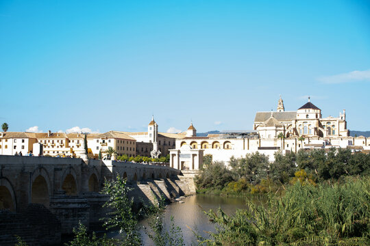 Iconic C&oacute;rdoba: Roman Bridge and Mezquita-Catedral