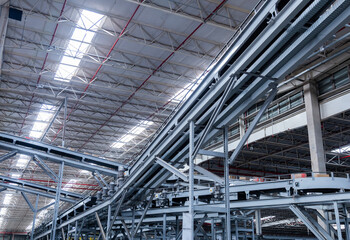 Fototapeta premium conveyor belt delivery distribution center