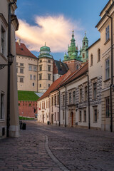Obraz premium Krakow old town, Kanonicza street and Wawel castle in the morning