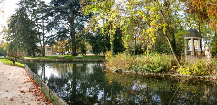Parc de l'Arquebuse &agrave; Dijon en France