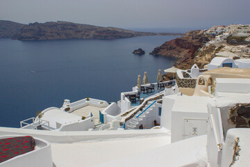 Fototapeta premium White architecture of Oia town on Santorini island, Greece