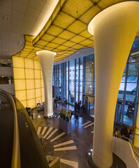 Obraz premium Vertical photo of the entrance hall of Kempinsky Hotel in Budapest, Hungary.