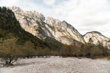 Felswand in den Alpen am K&ouml;nigssee, Wandern und Klettern