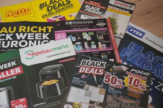 Verschiedene Prospekte in der Black Week mit tollen Angeboten zum Black Friday in Deutschland
