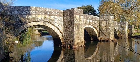 Puente romano de Bradomil  sobre el río Xallas en Zas, Galicia