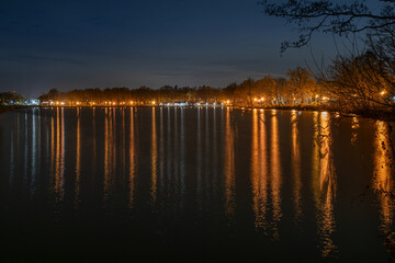 wieczór nad stawem