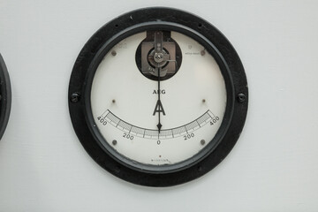 Classic AEG Ammeter a classic current meter with a range up to 400 amperes