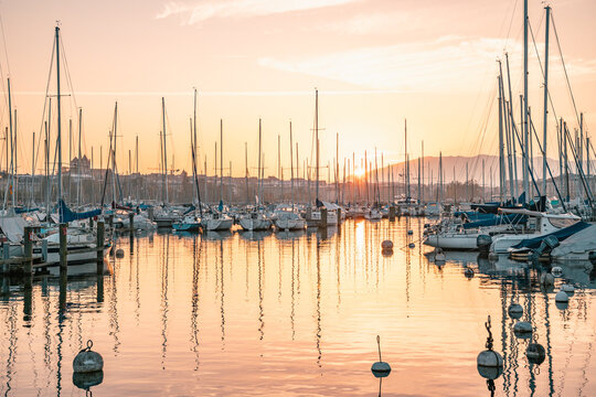 magnifique coucher du soleil sur le port des Eaux-Vives, Gen&egrave;ve
