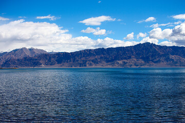 Obraz premium The sacred lake Manasarovar in Ngari, Tibet
