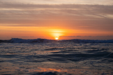 Obraz premium Sunrise on the sea horizon.