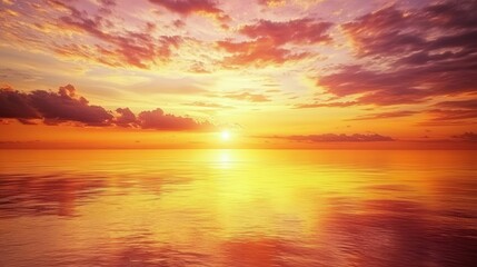 Obraz premium Serenity in Transition: Stunning Sunset Skyscape Over Calm Ocean Waters