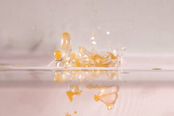 farbe tropfen wasser orange