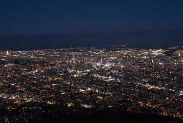 札幌藻岩山山頂展望台からみた札幌のビル群の街並み