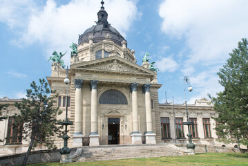 Obraz premium Entrance of the Szechenyi Spa in Budapest, Hungary