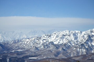 Fototapeta premium 雪山の壮大な景色