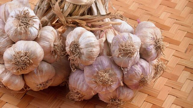 dried garlic