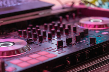 Konsola DJ ska Kontroler DJ Mixer mikser © Maciej