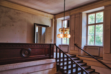 Treppe - Verlassener Ort - Beatiful Decay - Verlassener Ort - Urbex / Urbexing - Lost Place -...