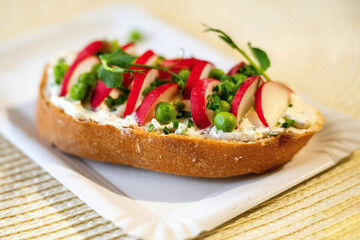 Healthy garnished vegetable sandwich.