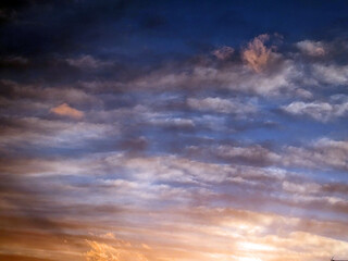 Obraz premium Cloudscape Fluffy White Clouds and Blue Sky Brooding for Background