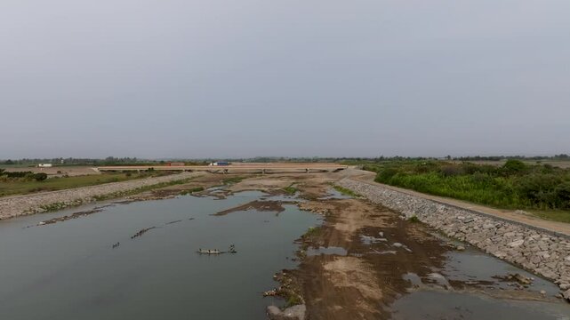 descolmataci&oacute;n y limpieza rio Matagente Chincha Ica Per&uacute;