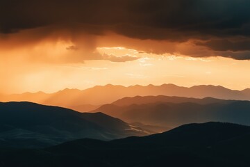 Obraz premium The sky is dark and cloudy, with a few rays of light peeking through