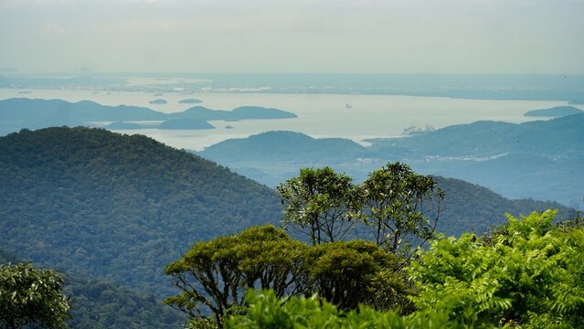 Vista panor&acirc;mica da Serra do Mar, vista do alto da estrada da Graciosa, munic&iacute;pio de Morretes, estado do Paran&aacute;, Brasil