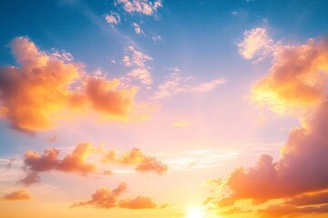 Obraz premium Stunning sunset sky with colorful clouds and warm light