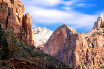 Naklejka premium desert, landscape, rock, nature, mountain, sky, canyon, park, red, utah, rocks, travel, stone, sandstone, scenic, national, arizona, usa, zion, valley, sand, mountains, israel, america, cliff