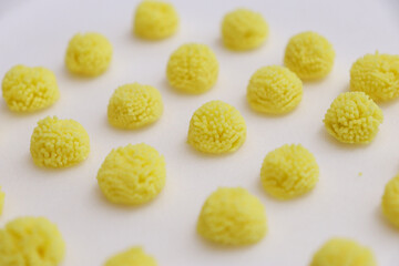裏漉しした栗の和菓子、クリーム