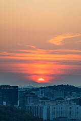Fototapeta premium sunset over the mountain in Seoul