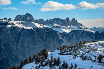 Discovering the Renon plateau in winter. Breathtaking views of the Dolomites.