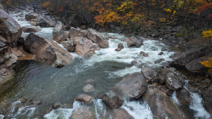 가을 단풍으로 아름다운 천불동계곡