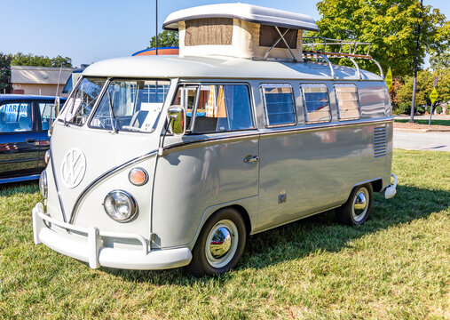 HICKORY, NC, USA-7 SEPT 2019:  A vintage 1967 Volkswagon 11 window Kombi, with camper package.  Last year of split window.
