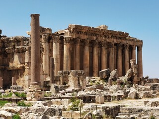 Obraz premium Baalbek is a large archaeological complex encompassing the ruins of an ancient Roman town in eastern Lebanon.