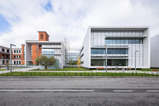 Modern hospital exterior with contemporary architecture design