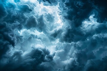 Naklejka premium Dark clouds crowning a dramatic sky