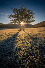 l'alba nel parco regionale del Sirente Velino, in provincia de l'Aquila