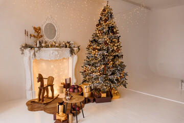 Festive Christmas Living Room Decor with a Beautifully Adorned Tree and Warm Ambiance