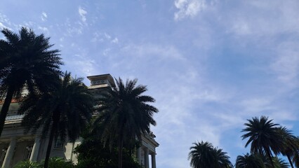 Fototapeta premium Blue and Cool Sky In Central Business District of Singapore