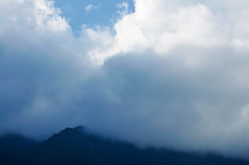 Fototapeta premium clouds in the mountains
