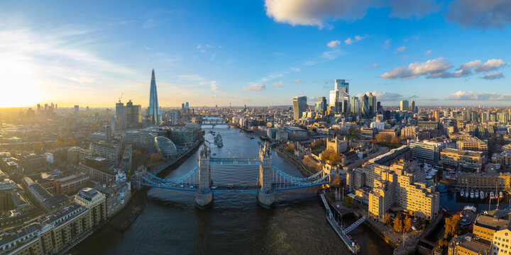 Fototapeta Tower Bridge, The Shard & City of London, London, England, UK
