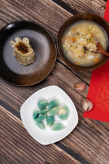 Laba garlic and roasted wheat and sweet potato lily golden rice porridge