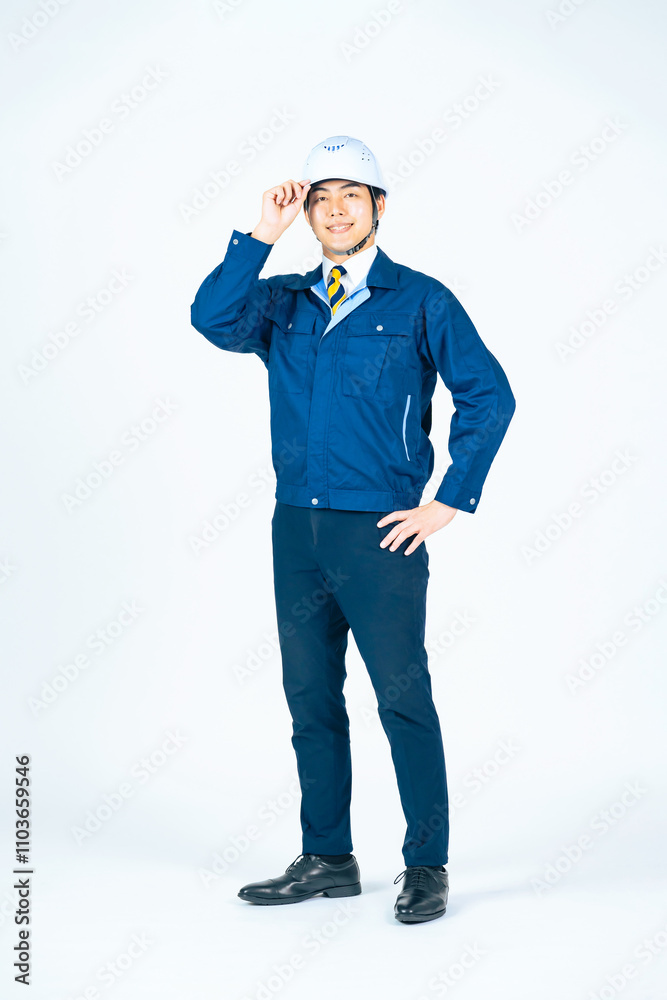 Leinwandbilder エンジニア、技術者、作業員、工事、建設、ゼネコン、安全、笑顔、男性、全身、日本人、労働者、自信、監督、業者、信頼、ヘルメット、作業服、スタッフ、工務店、企業、会社員、仕事、転職、就職、プロ、ビジネス、デベロッパー、白バック、切り抜き、人材、メンテナンス、点検、ビルメン、検査、建築士、設計士、工場、産業、物流、倉庫、製造業、管理、立つ、修理、若い、挨拶、カメラ目線、写真、人物