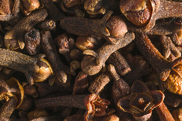 Cloves or cloves are aromatic dried flower buds of the Myrtaceae tree family.
